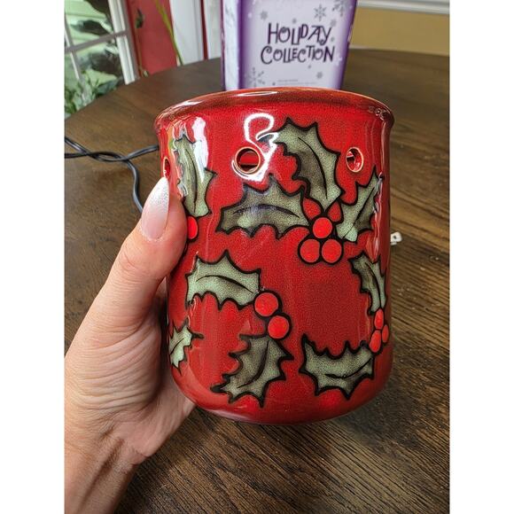 Scentsy Retired Merry Berry Christmas Holiday Full Size Wax Warmer - Picture 9 of 16